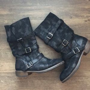 Crown Vintage mid-calf black boots